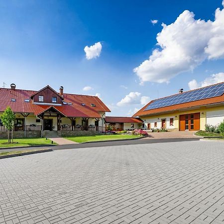 Vencluv Statek Hotel Javornice Luaran gambar