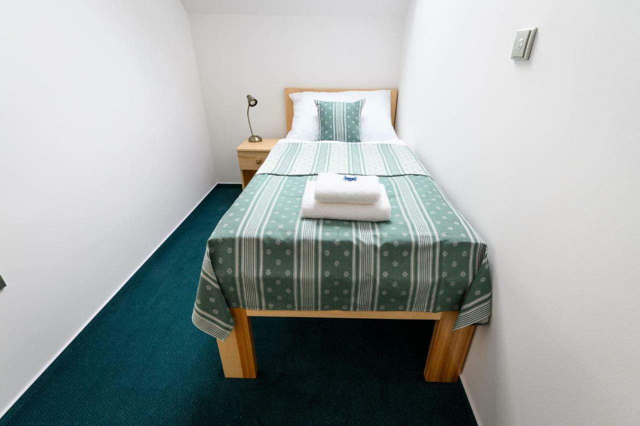 Vencluv Statek Hotel Javornice Luaran gambar