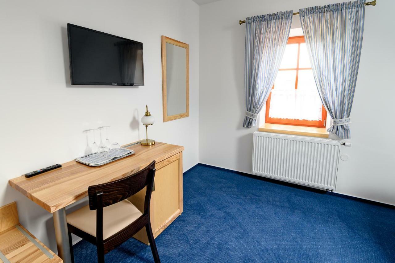 Vencluv Statek Hotel Javornice Luaran gambar