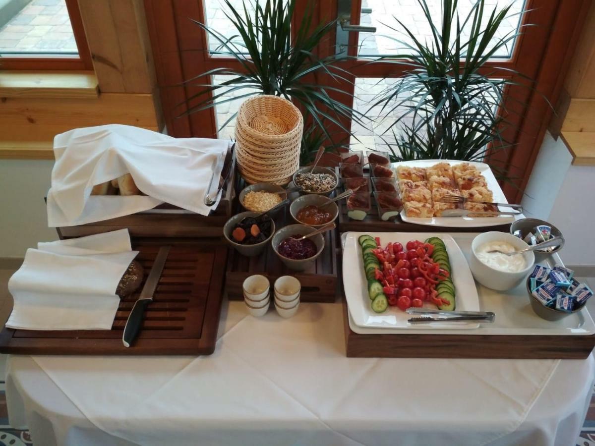 Vencluv Statek Hotel Javornice Luaran gambar