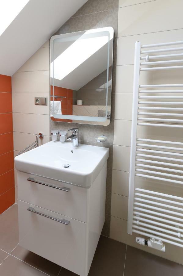 Vencluv Statek Hotel Javornice Luaran gambar