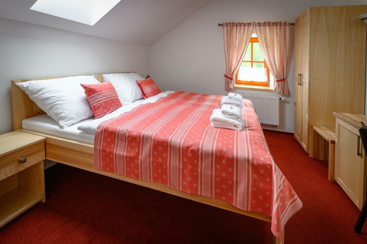 Vencluv Statek Hotel Javornice Luaran gambar